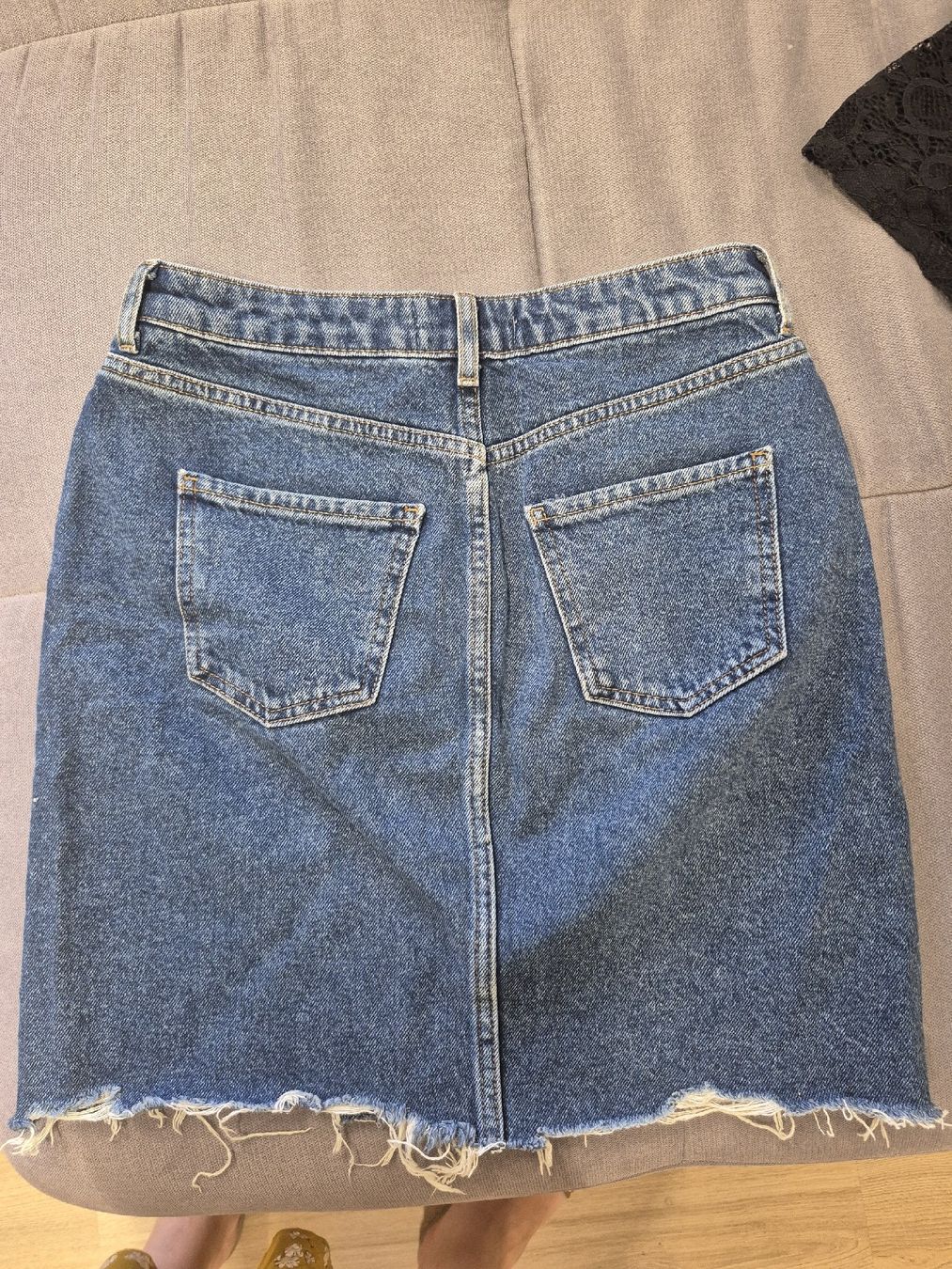 Lotti di vestiti: ensemble jupe 36 + top xS élastique  – Usato da St-Pierre-Clages venduto da _RV 2