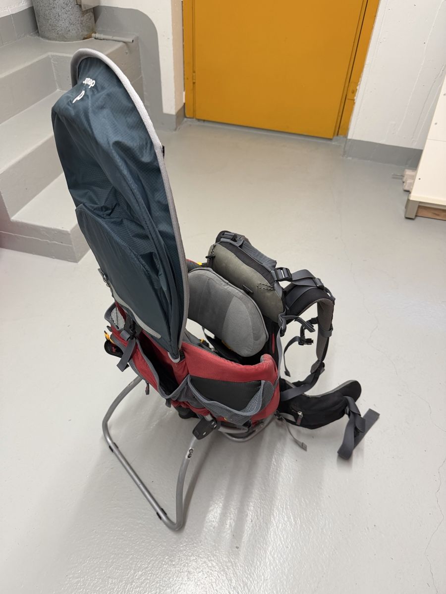 Deuter Porte-bébés ventraux & dorsaux: Deuter Rückentrage – D'occasion à Möriken AG par th9409 1