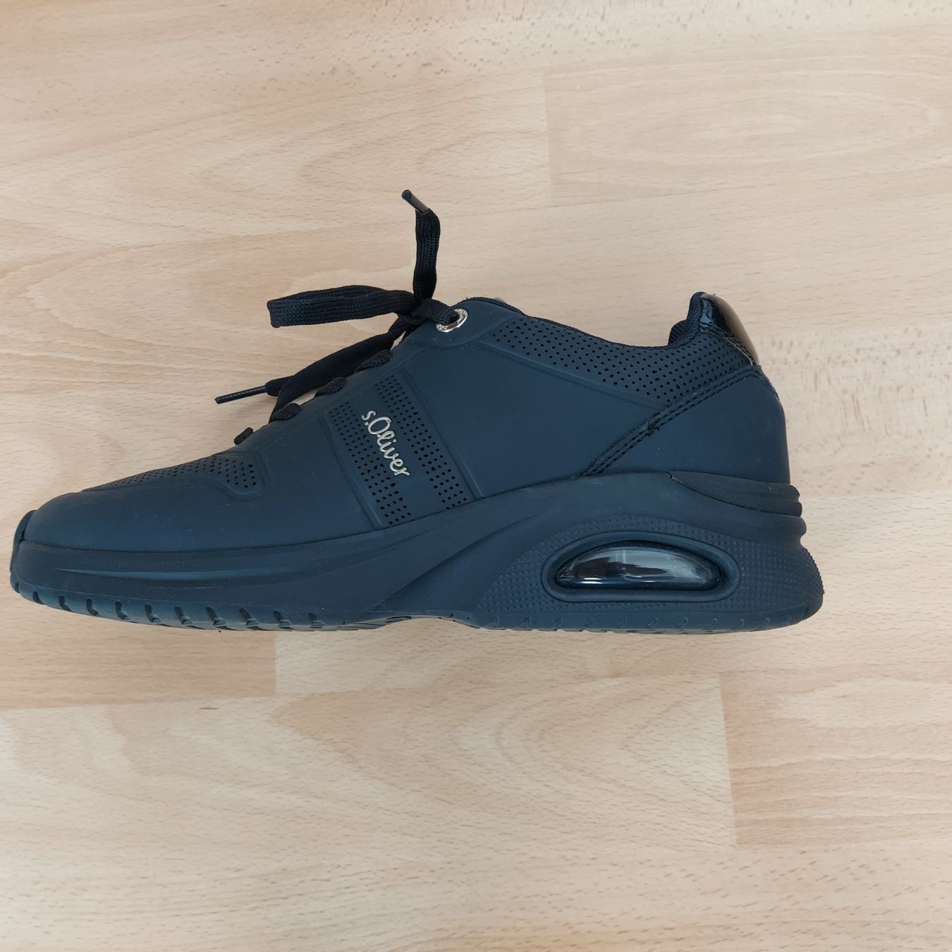 Scarpe da donna: **Dunkelblaue Sneaker von S. Oliver Gr. 40** – Nuovo (secondo la descrizione) da Staffelbach venduto da alibaba67 1