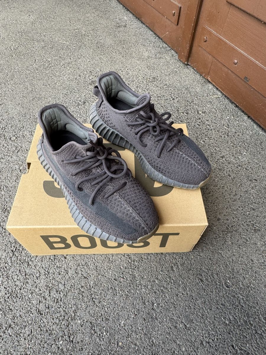 Adidas Herrenschuhe: Adidas Yeezy Boost V2 350 Cinder 39 1/3 – Neu (gemäss Beschreibung) aus Porrentruy von fee_24