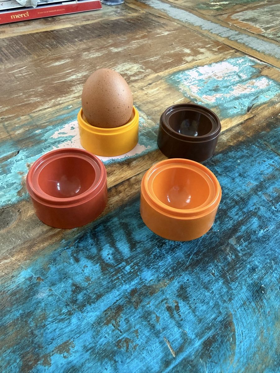 Altre Stoviglie: Retro Eierbecher Tupperware vintage 70er Jahre – Usato da Strengelbach venduto da shihtzuliving_22