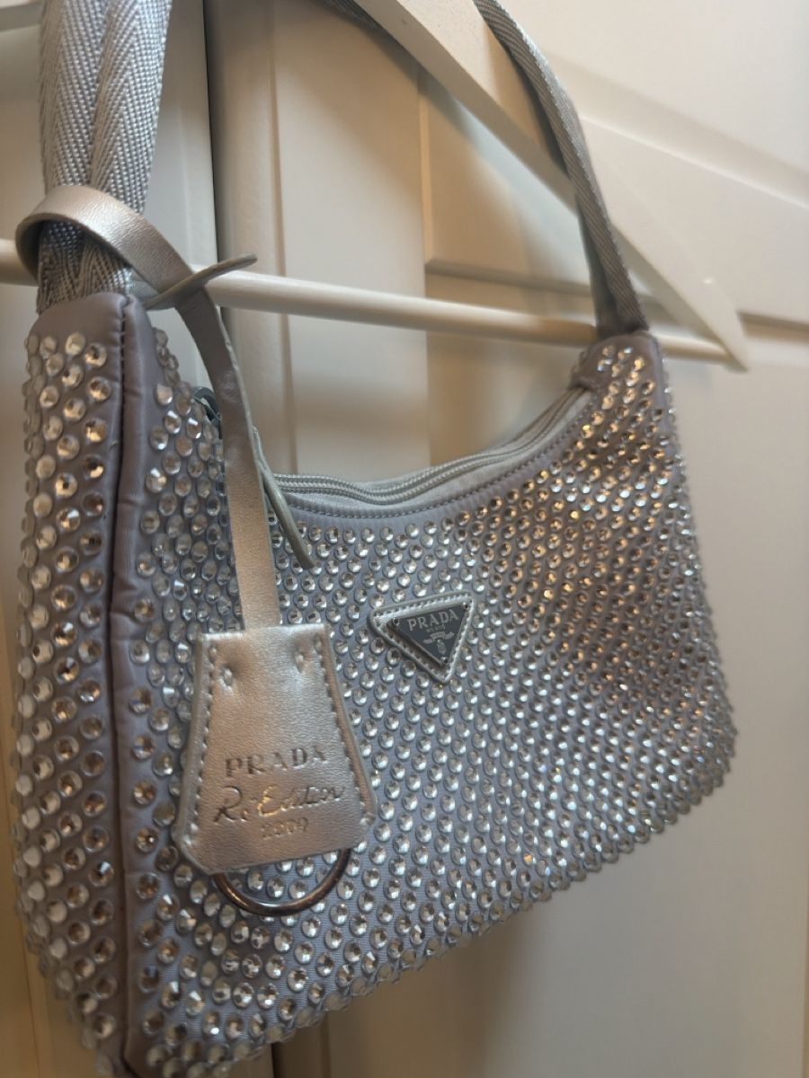 Prada Borse da donna: Prada Re-Edition 2000 Handtasche Strass Silber neuwertig – Nuovo (secondo la descrizione) da Volketswil venduto da jus_yy56 2