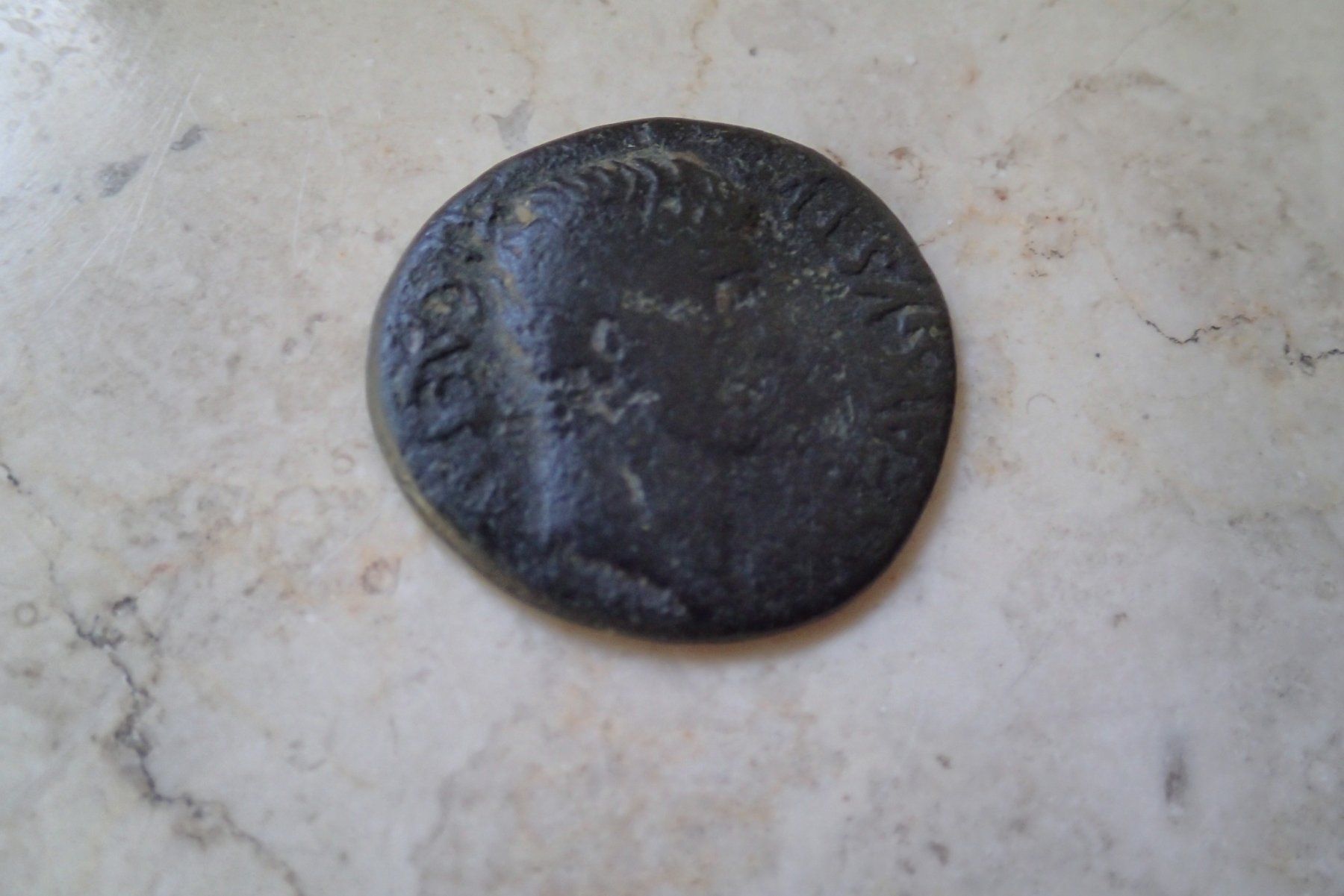 Tutti le monete: Tiberius Av: TICAESAR AVGUSTVS  Rv: BASTERNA............ – Usato da Allschwil venduto da Salus17