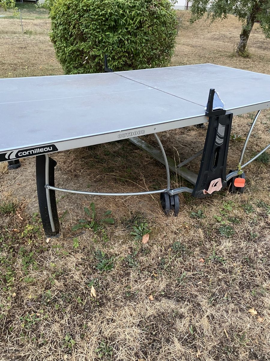 Cornilleau Tischtennis: Tischtennis  Cornilleau 300 S – Gebraucht aus Eiken von Xar58