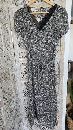 Robe IKKS fleurie Taille XS