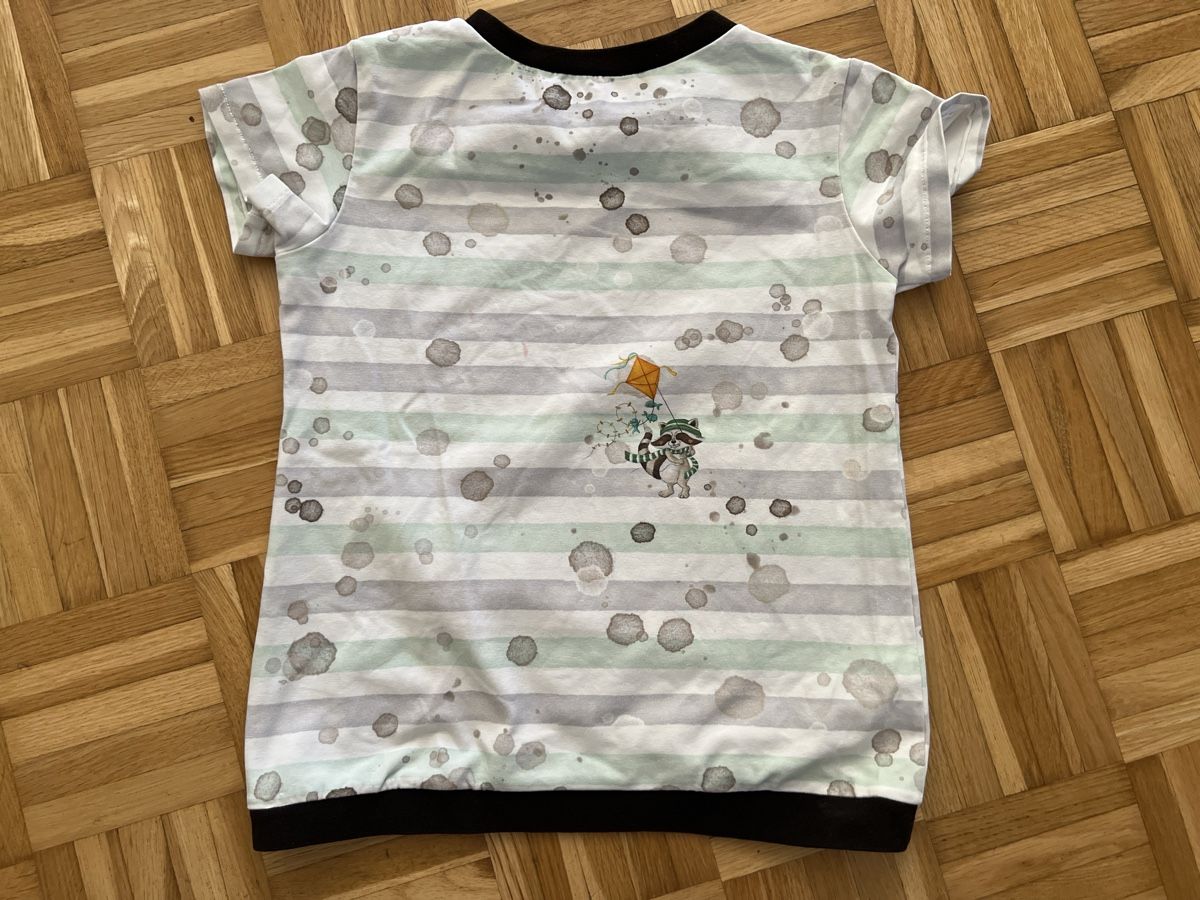 Camicie, T-shirt & Polo: handmade Jersey-T-Shirt Gr. 122/128 – Usato da Zuchwil venduto da Commander0 1