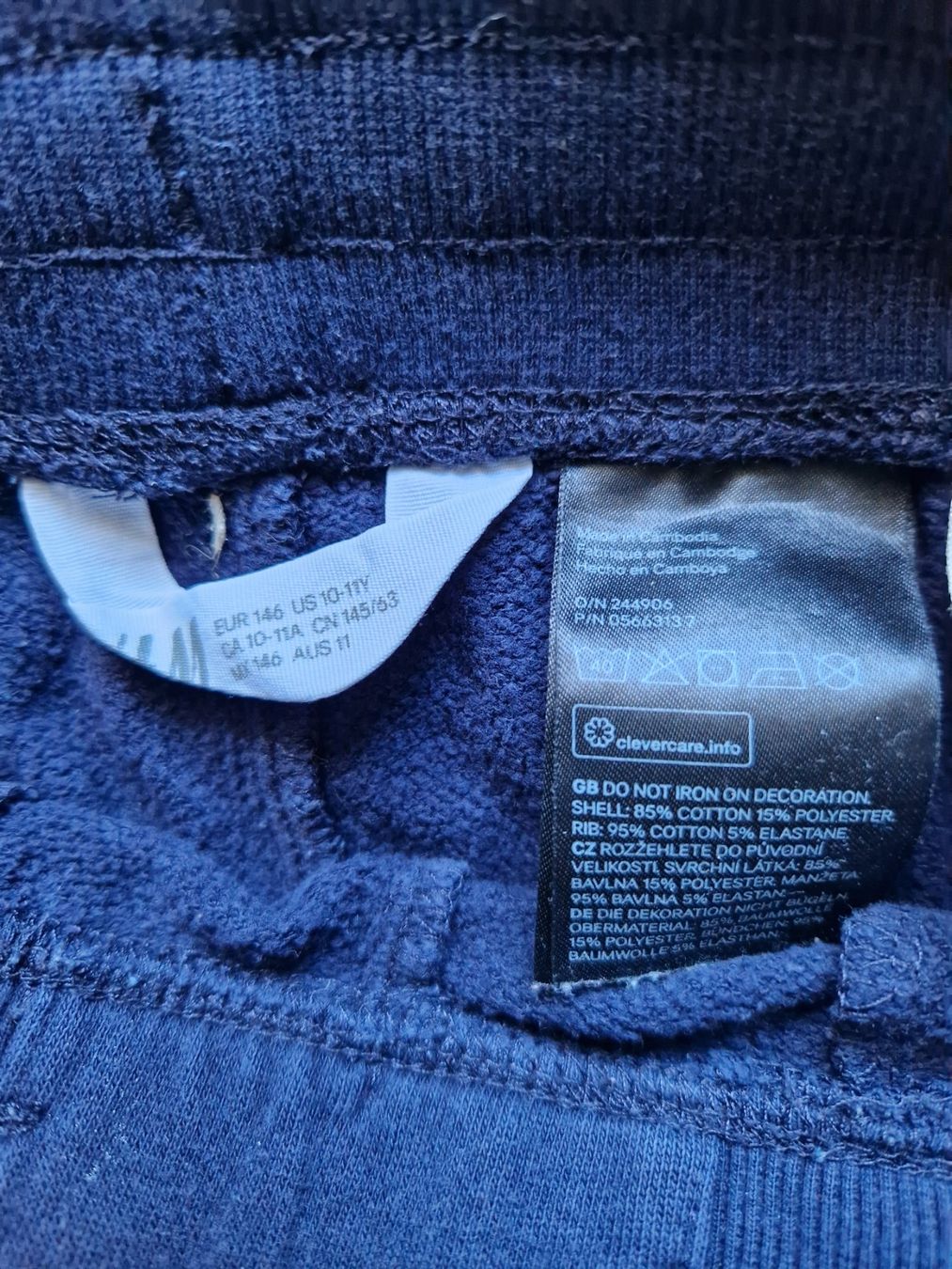H&M Pantaloni: Kinder Jogginghose Gr. 146 Dunkelblau – Usato da Jona venduto da Loki40 2