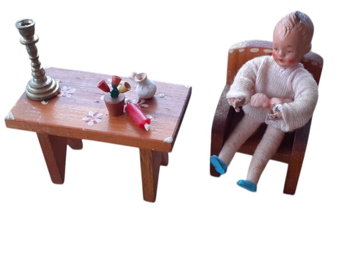 Bambole: Antike Puppenmöbel mit Puppe – Usato da Mörschwil venduto da lindaswunderkiste 1