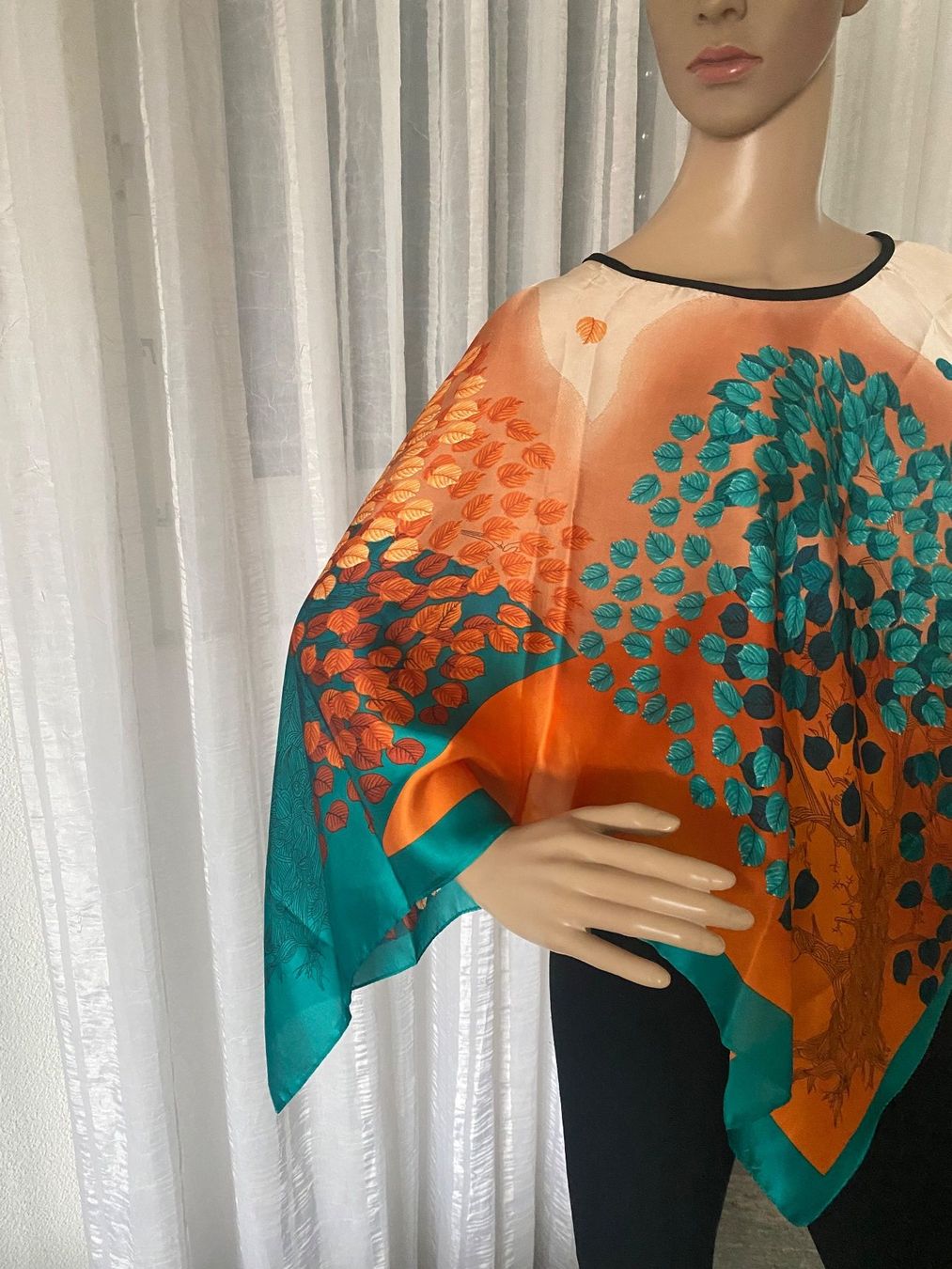Camicette: edler/stylischer Blusen-Poncho,Silk-Feeling,1 Size – Nuovo e nell'imballaggio originale da Winkel venduto da ferrari2022 6