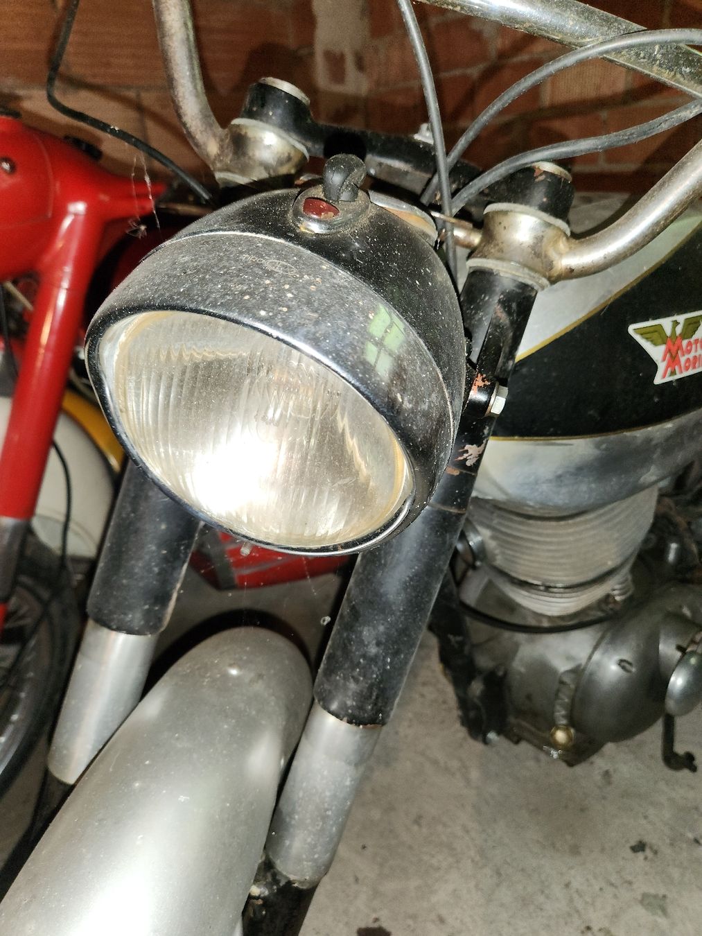 Moto Morini Strada: Seltene Oldtimer Moto Morini 125, Scheunenfund, defekt – Difettoso da Stein AG venduto da Metaluna 2