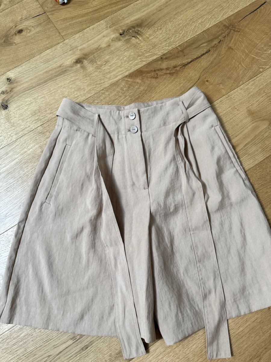 Zara Pantaloni: Zara Bermuda - Size M – Nuovo (secondo la descrizione) da Zürich venduto da bremetobias