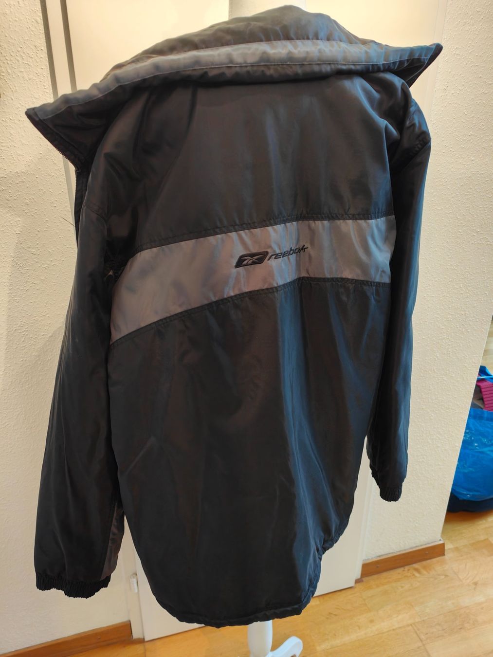Reebok Giacche: Freizeitjacke – Usato da Zürich venduto da rolfxyz 1