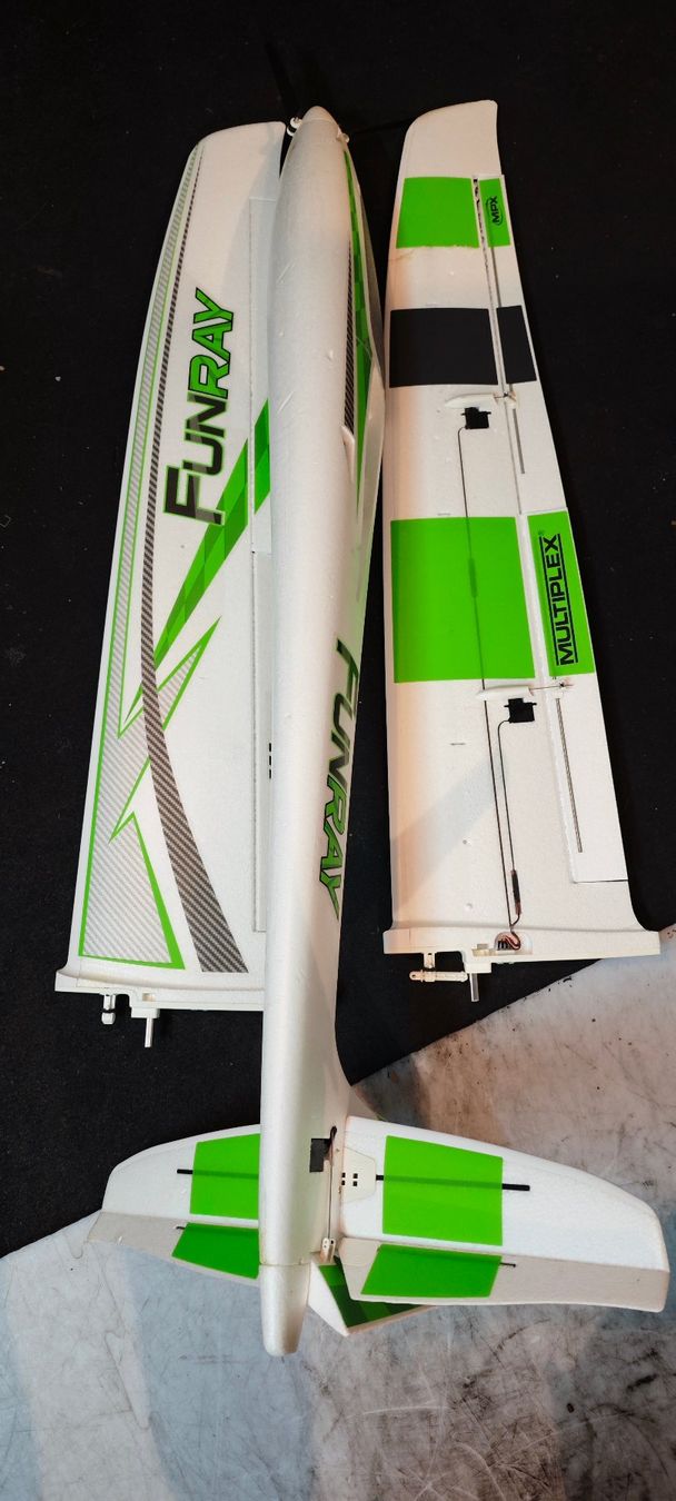 Multiplex RC Kits de montage: MULTIPLEX FUNRAY, Elektro RC Segler,2m spw, 4 Klappen – Défectueux à Pfaffhausen par seppentony 5