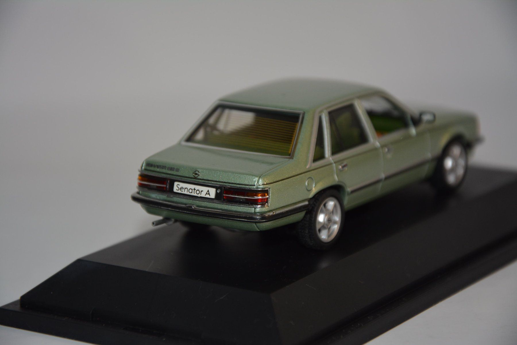 Opel Modellautos: Opel Senator A , opalgrün , Schuco , 1:43 – Neu und originalverpackt aus Goldach von Feivel9 6