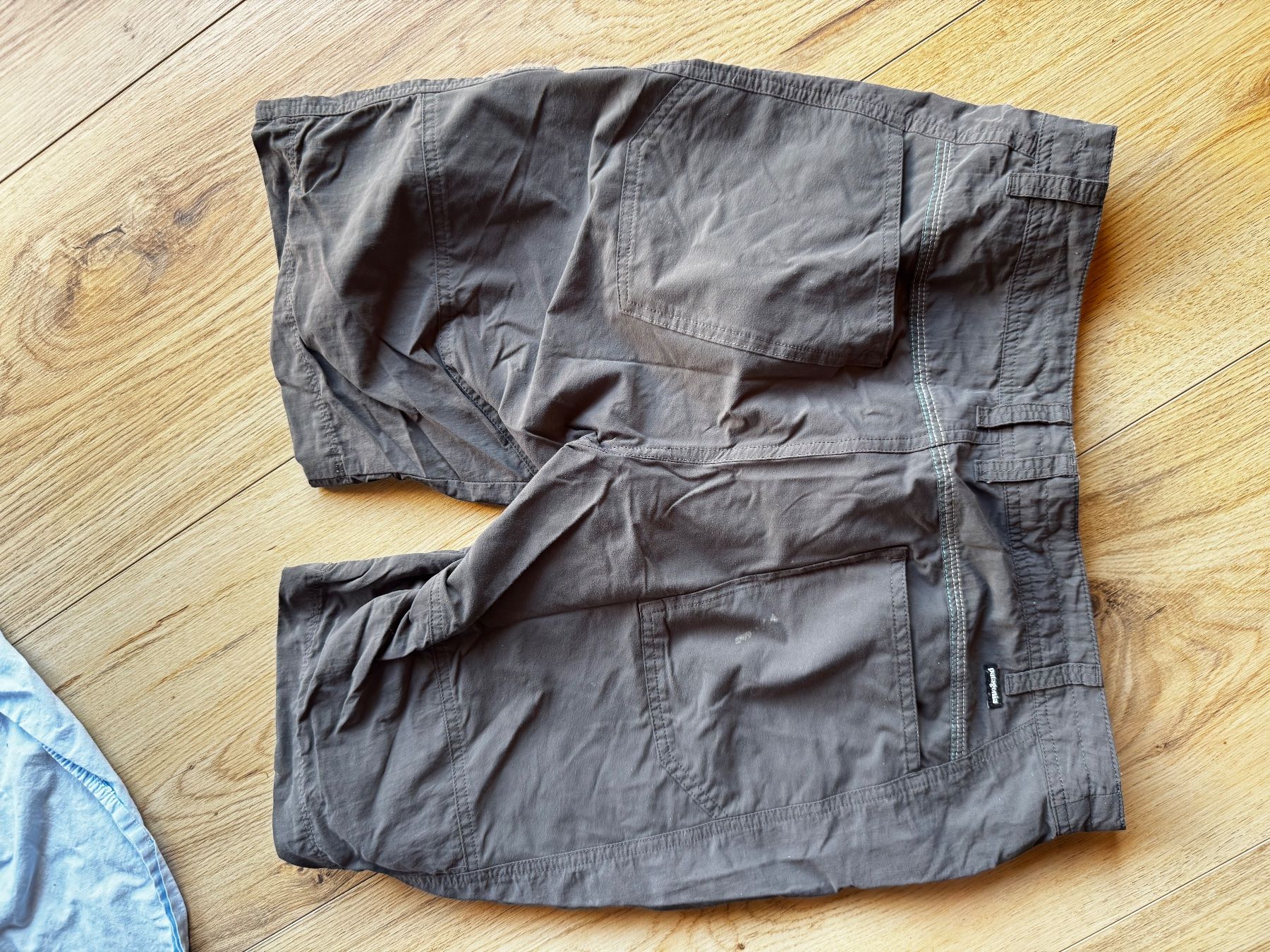 Pantaloni: Patagonia short gr 8 – Usato da Ovronnaz venduto da Etagne68 1