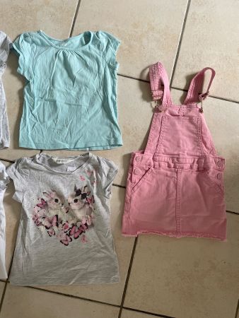 Süsser H&M Latzjupe+2 T-Shirts Gr.98/104