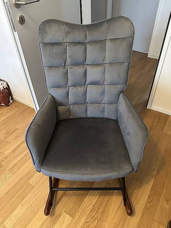 Vidaxl Chaises: Schaukelstuhl mit Hocker – D'occasion à Glattbrugg par Natalia.zueri 1