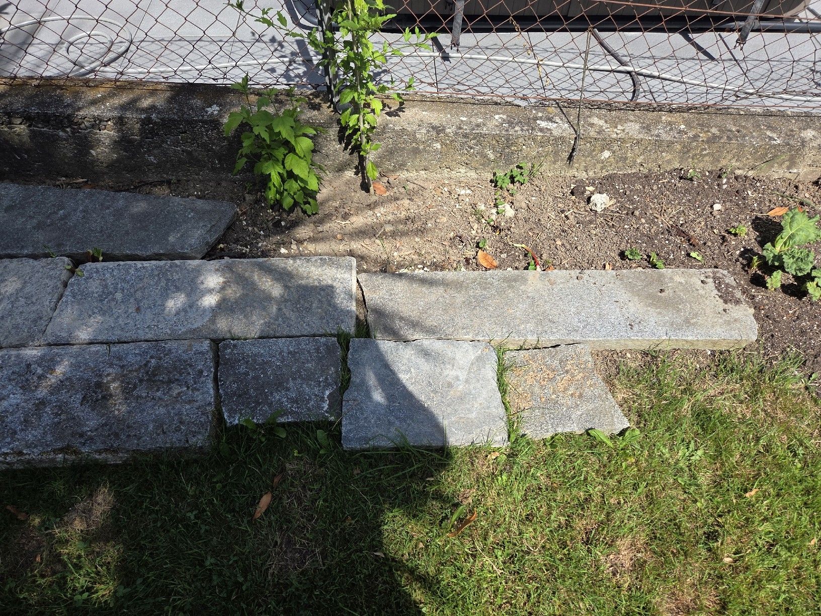 Rivestimenti per pavimenti: Granitplatten Naturstein Gartenplatten ca. 333 cm – Usato da Rothenburg venduto da RaphiS549 2
