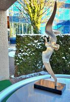 Designer-Skulptur "Flying eagle" handgefertigt
