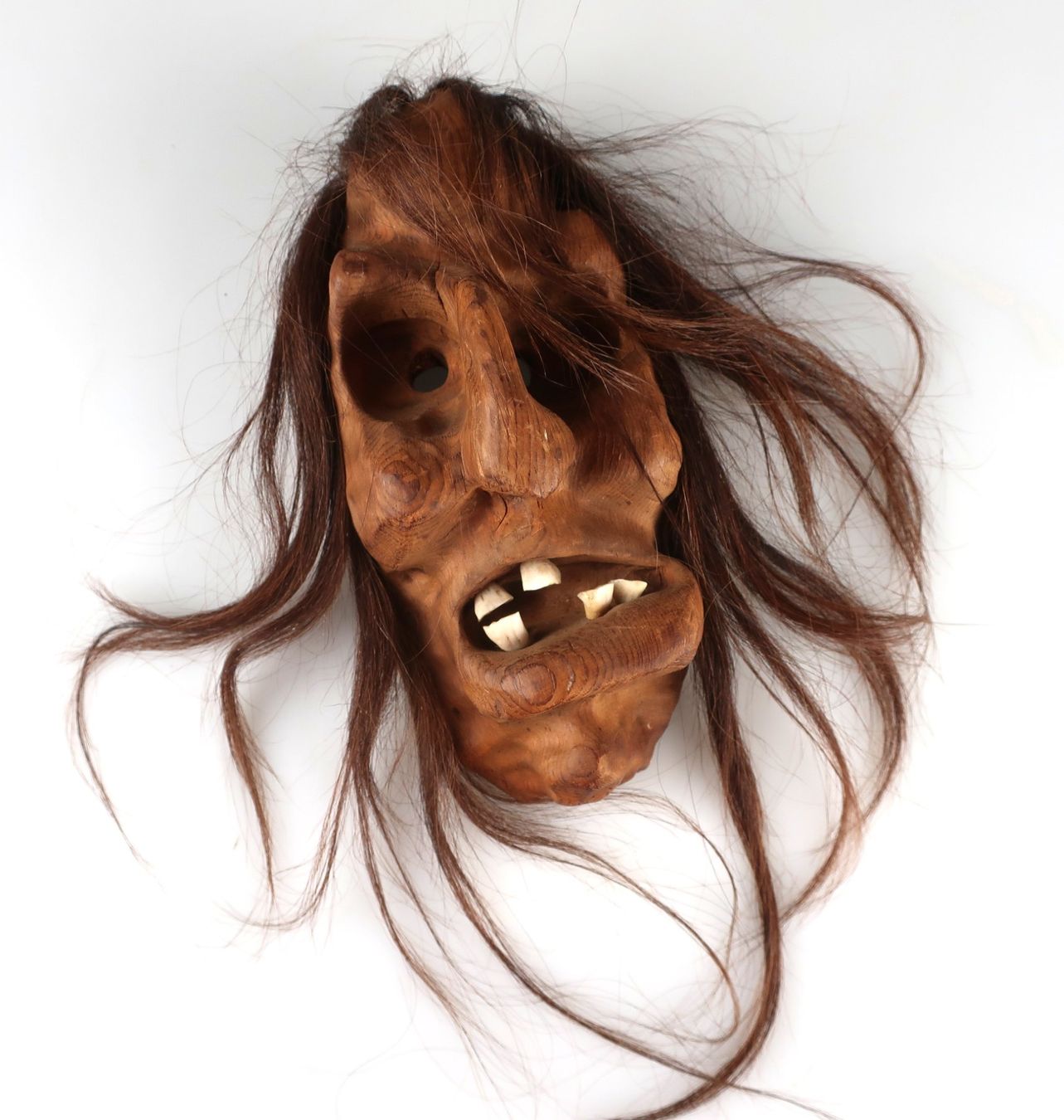 Maschere: Holzmasken mit Haar – Usato da Volketswil venduto da brockipfannenstil 5