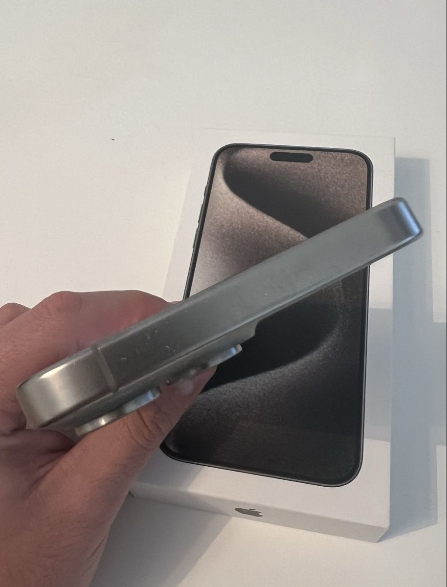 Apple Telefoni cellulari / Smartphones: iPhone 15 Pro Max – Nuovo (secondo la descrizione) da Balterswil venduto da JohnJayFitillo 5