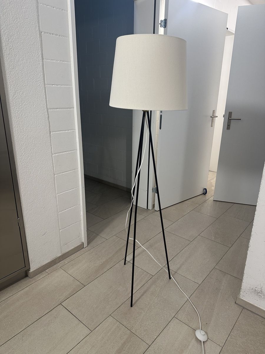 Maisons du monde Lampade: Stehlampe, Tripod Design, Stoffschirm – Usato da Hittnau venduto da ale_z8cq