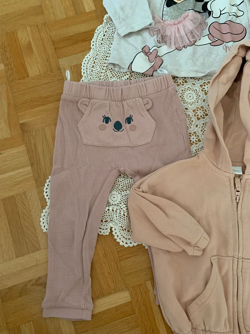 Lotti & Set di vestiti: Set Leggins, body, Sweatshirts Gr.92 – Usato da Moutier venduto da chDuplessy 4