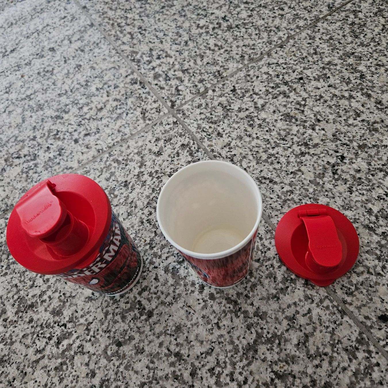 Tupperware Tazze: Spiderman Tupperware Trinkbecher, 2Stück Top! – Usato da Embrach venduto da Lilly2021 1