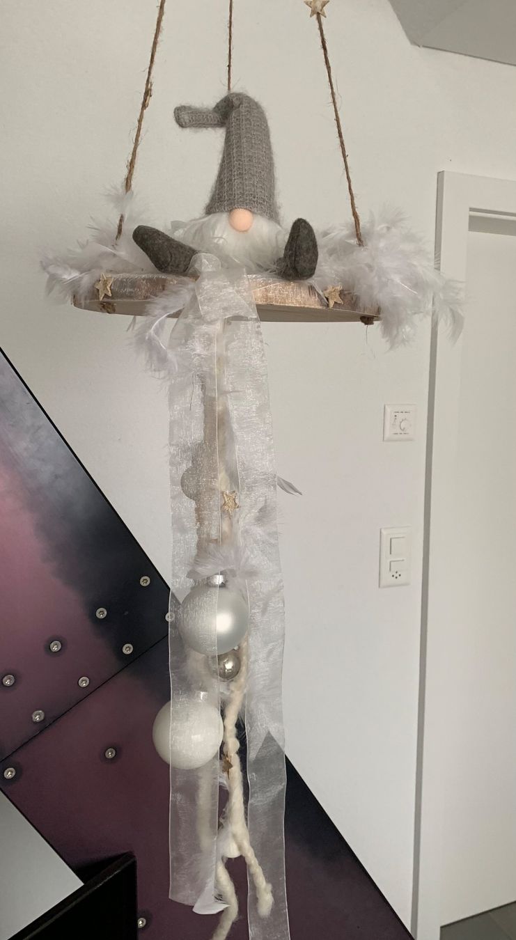 Tutte le decorazioni: Zauberhafte Weihnachtsdekoration/Hängeschaukel mit Wichtel – Nuovo e nell'imballaggio originale da Diepoldsau venduto da Luxusdeko 2