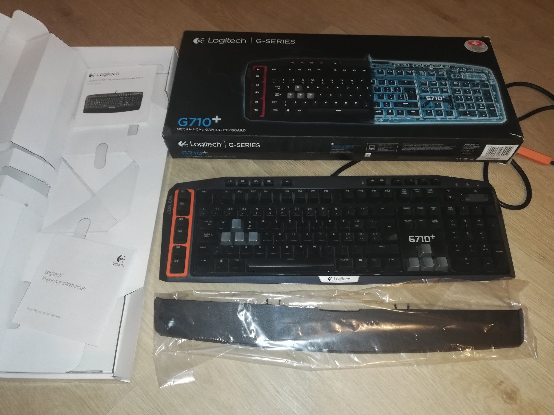 Claviers: Logitech 710+ – D'occasion à Biel/Bienne par Mseirco