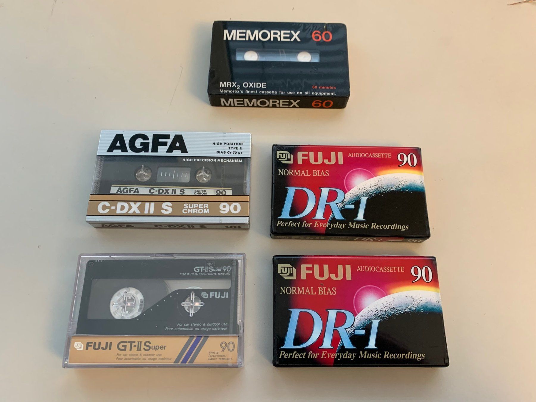 Musicassette: FÜNF NEUE AUDIO KASSETTEN – Nuovo e nell'imballaggio originale da Seuzach venduto da torensu