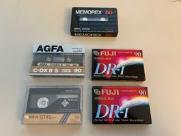 FÜNF NEUE AUDIO KASSETTEN