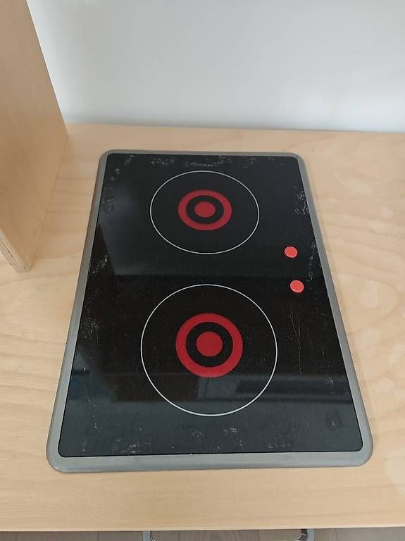 Spielzeuge: Vends mini cuisine pour enfants  – Gebraucht aus Neuchâtel von nbr_z8jr 1