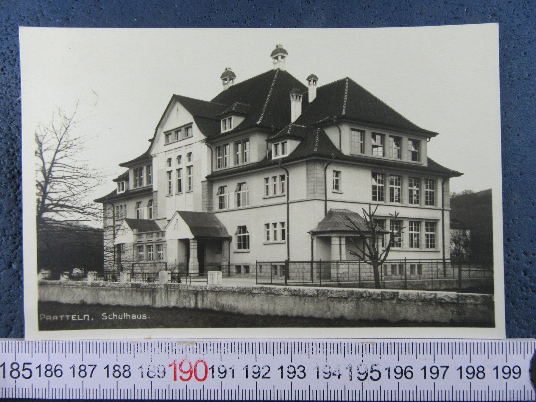 Cartoline postali: PRATTELN SCHULHAUS 1929 BL-AK – Usato da Ettingen venduto da Hausi4711