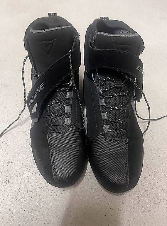 Damenschuhe: Dainese Damen Motorradschuhe – Gebraucht aus Rupperswil von L.M.52