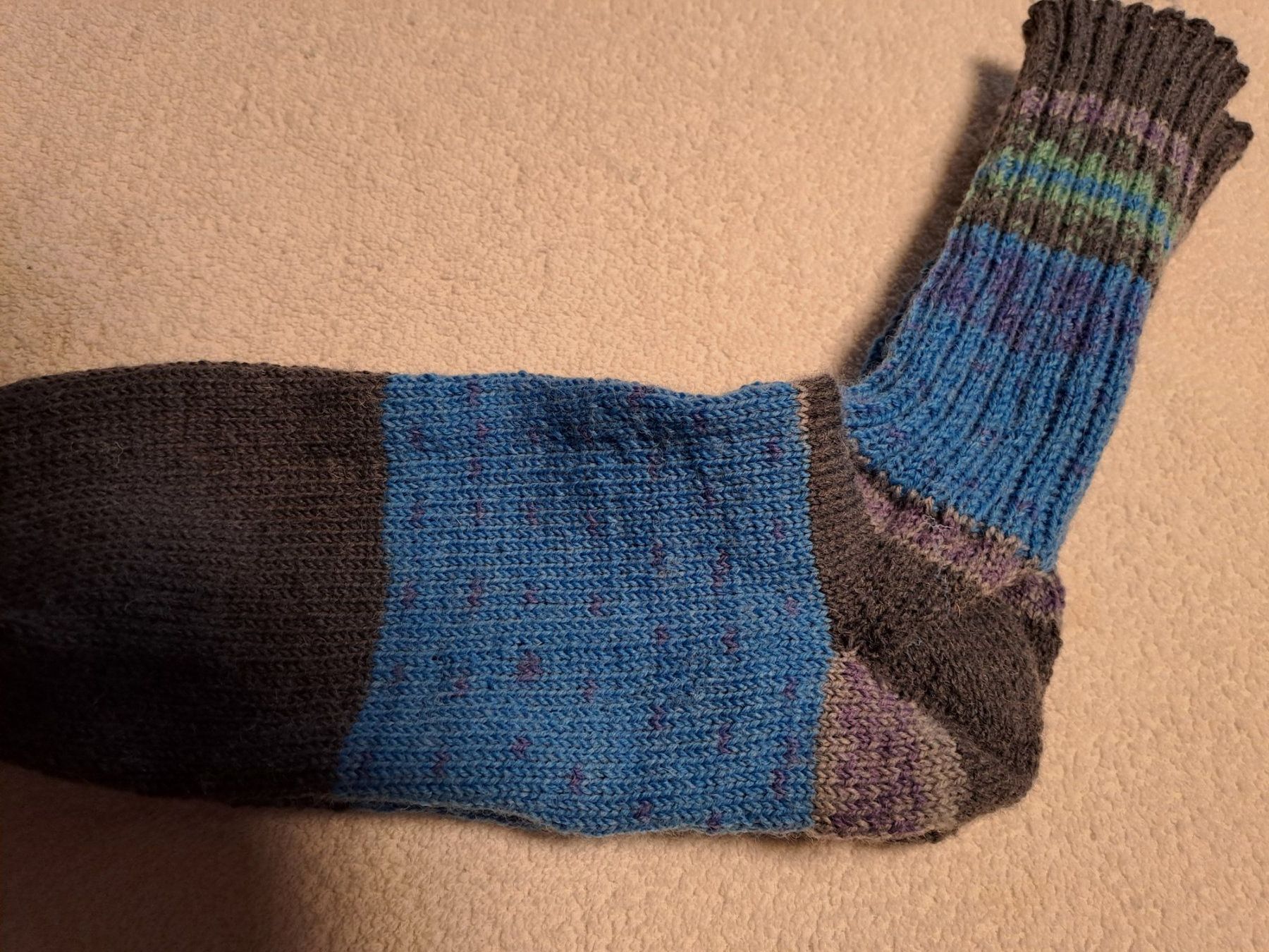 Calze: Handgestrickte Socken in Grösse 46 / 47 – Nuovo (secondo la descrizione) da Tuttwil venduto da wolleundstoff 1