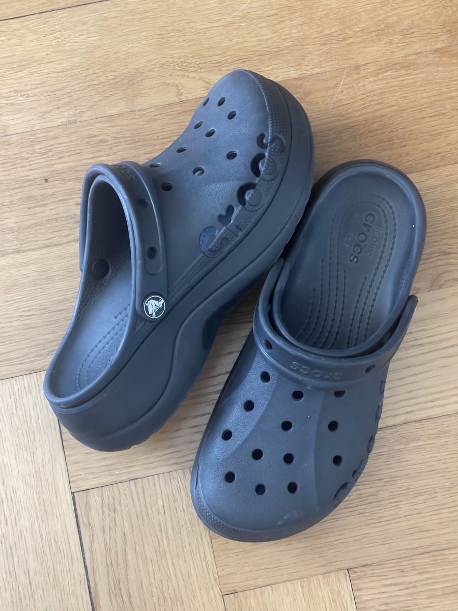 Crocs Herrenschuhe: Crocs Baya taille 38-39 – Gebraucht aus La Tour-de-Peilz von Simone_ 1