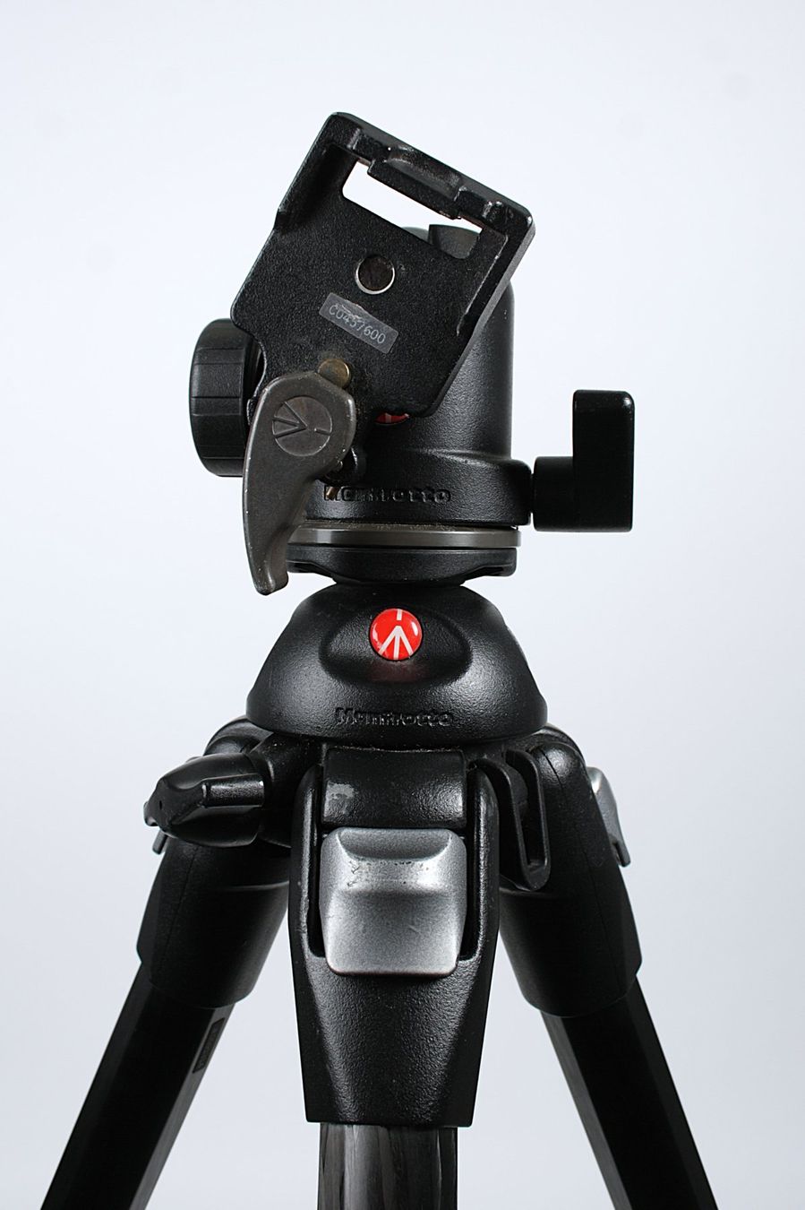 Manfrotto Treppiedi & Teste: MANFROTTO Carbonstativ mit Kugelkopf – Usato da Zollikofen venduto da Restwert_Zollikofen 7