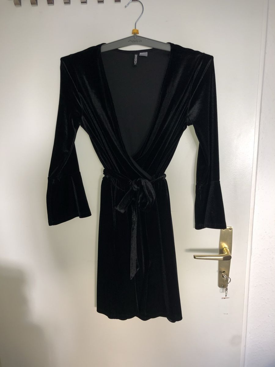 Vestiti: Kleid – Usato da Alpnach Dorf venduto da iva_f6z2
