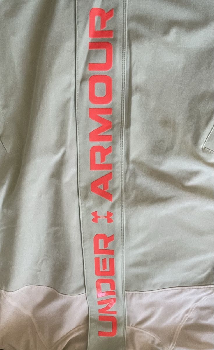 Under Armour Giacche: Under Armour Sportjacke Damen Gr. S – Usato da Anglikon venduto da Haraldinho 2