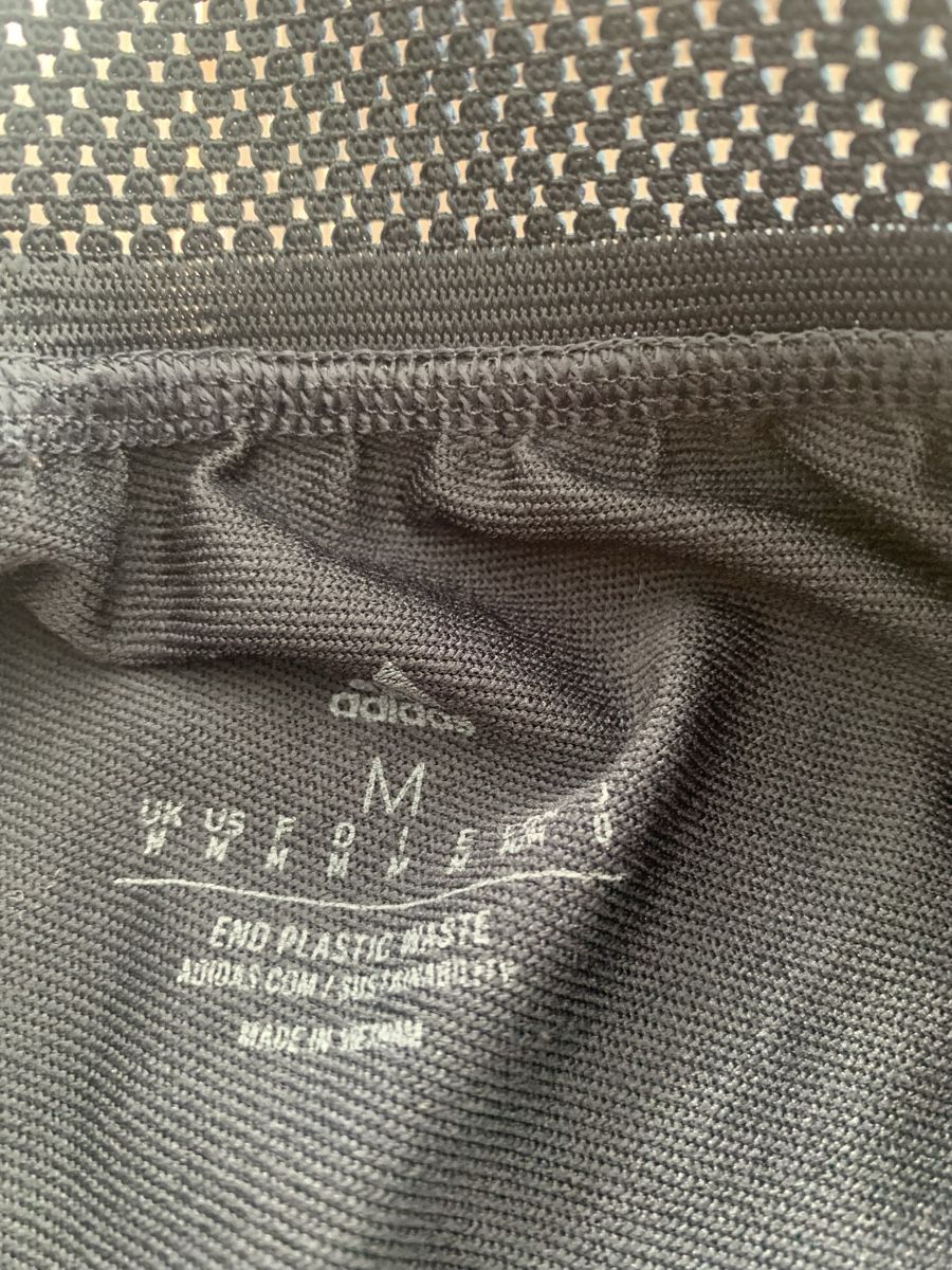 Pantaloni: Bas de training Adidas Réal Madrid taille M – Usato da Domdidier venduto da qatar1973 2