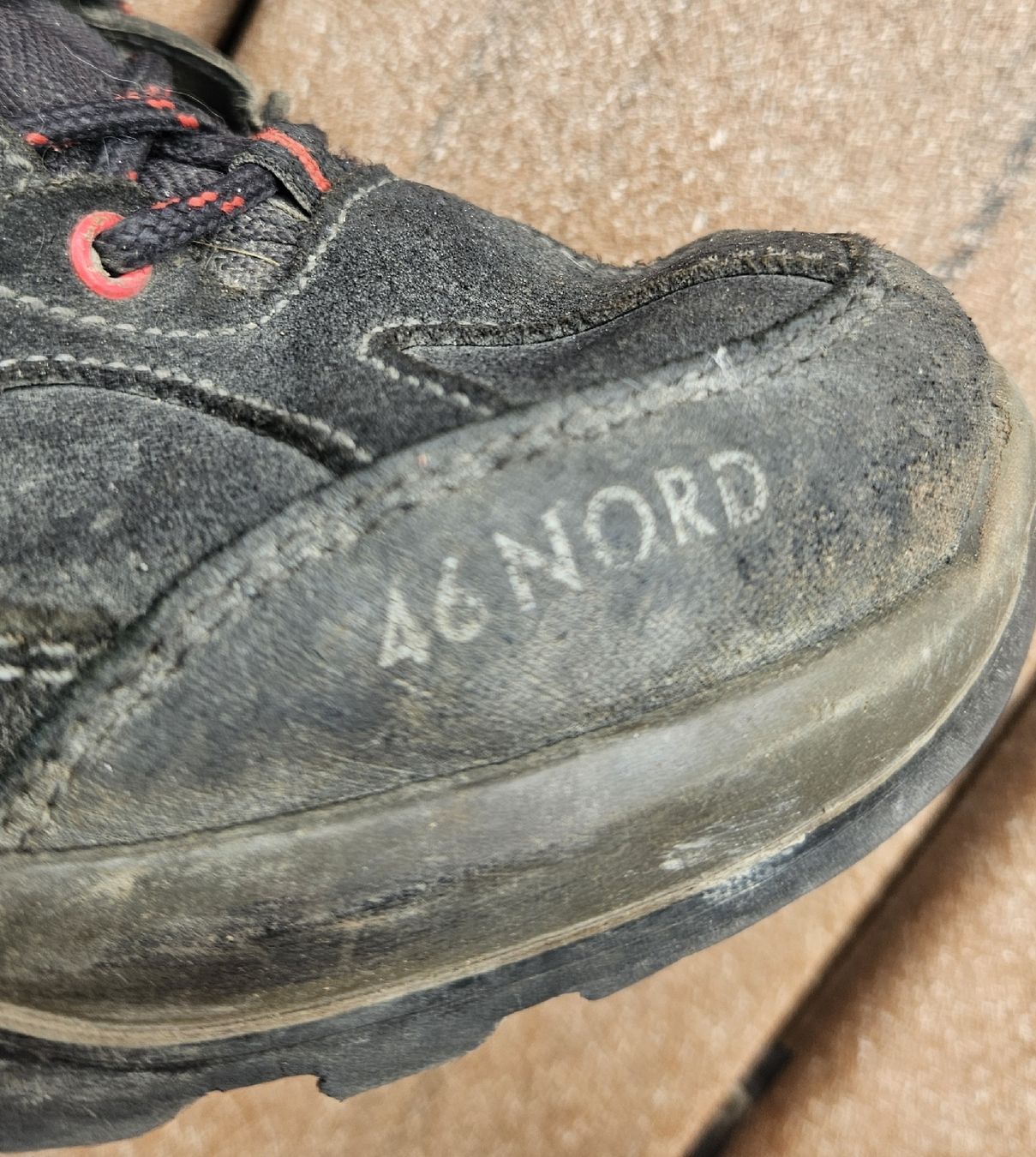 Chaussures hommes: Wanderschuhe Gr 40 – D'occasion à Grabs par ricolino12 2