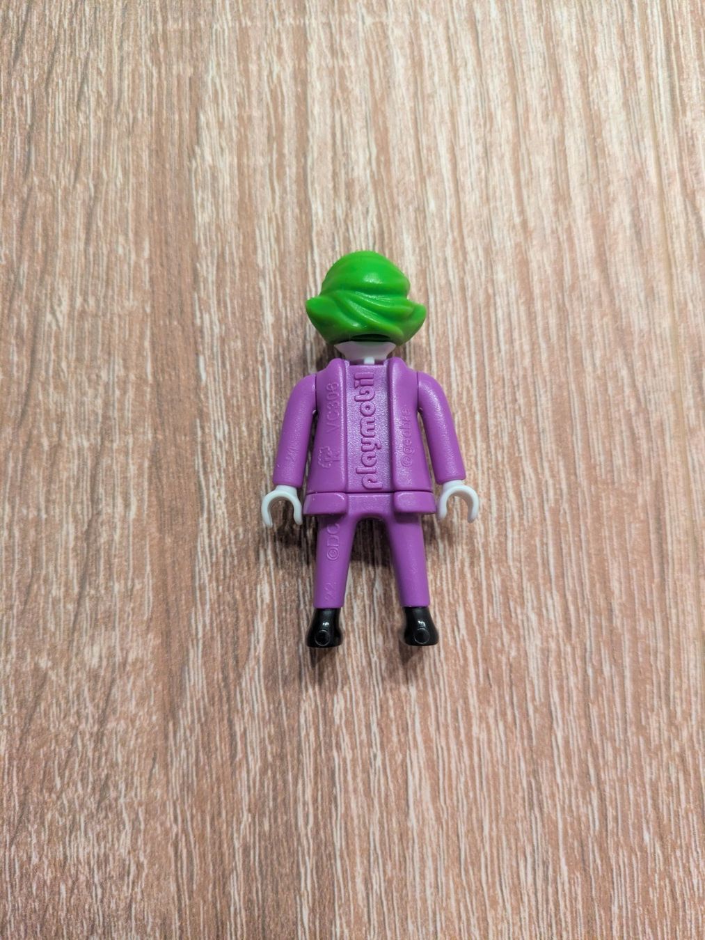 Playmobil Giocattoli: PLAYMOBIL DC COMICS JOKER FIGURE - ORIGINAL – Nuovo (secondo la descrizione) da Losone venduto da AlpineLayer 1