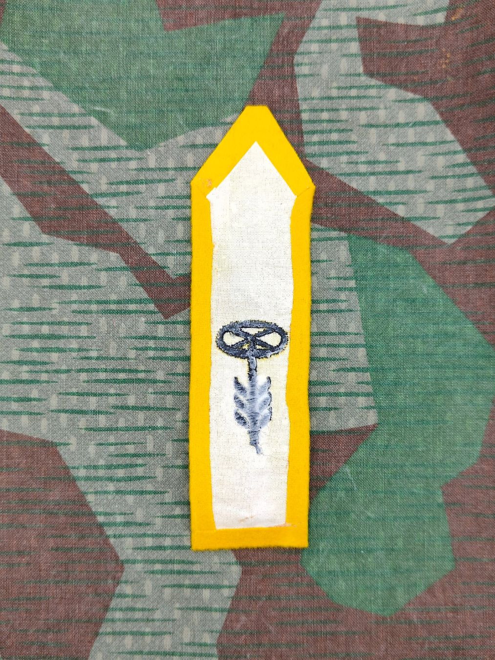 Schweizer Armee Uniformen: Ärmelpatten Motorradfahrer Ord. 1940 Set, Variante 2 – Gebraucht aus Bauma von SwissMilitaria 1
