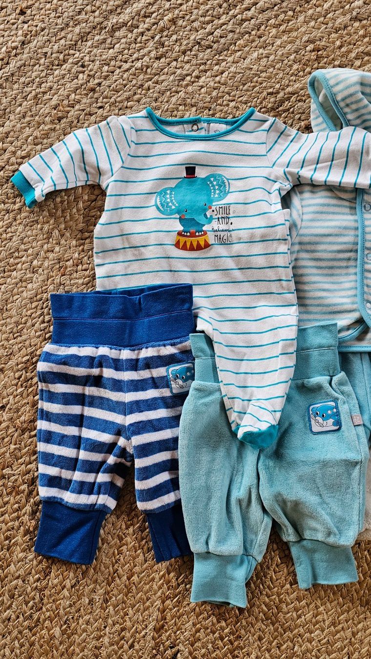 Lots de vêtements: Kleiderpaket 56 – D'occasion à Buhwil par Nici_la_nic 1