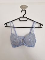 Hellblauer BH mit Spitze, Grösse 70B