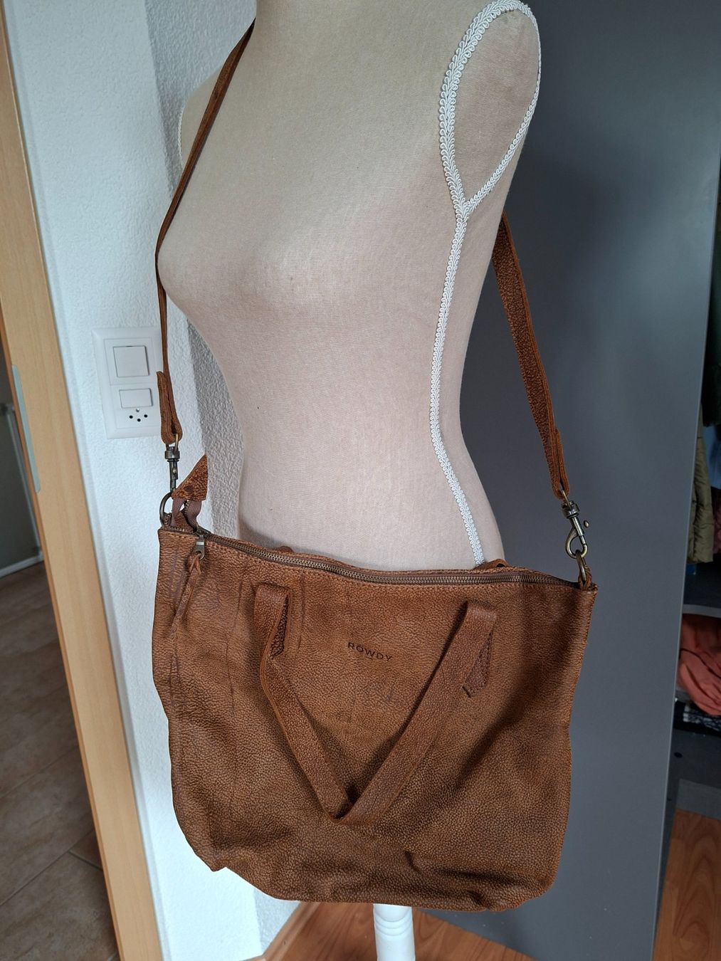 Borse da donna: Handgefertigte Crossbody Tote Bag – Usato da Rüdlingen venduto da Fra_xr2l 1