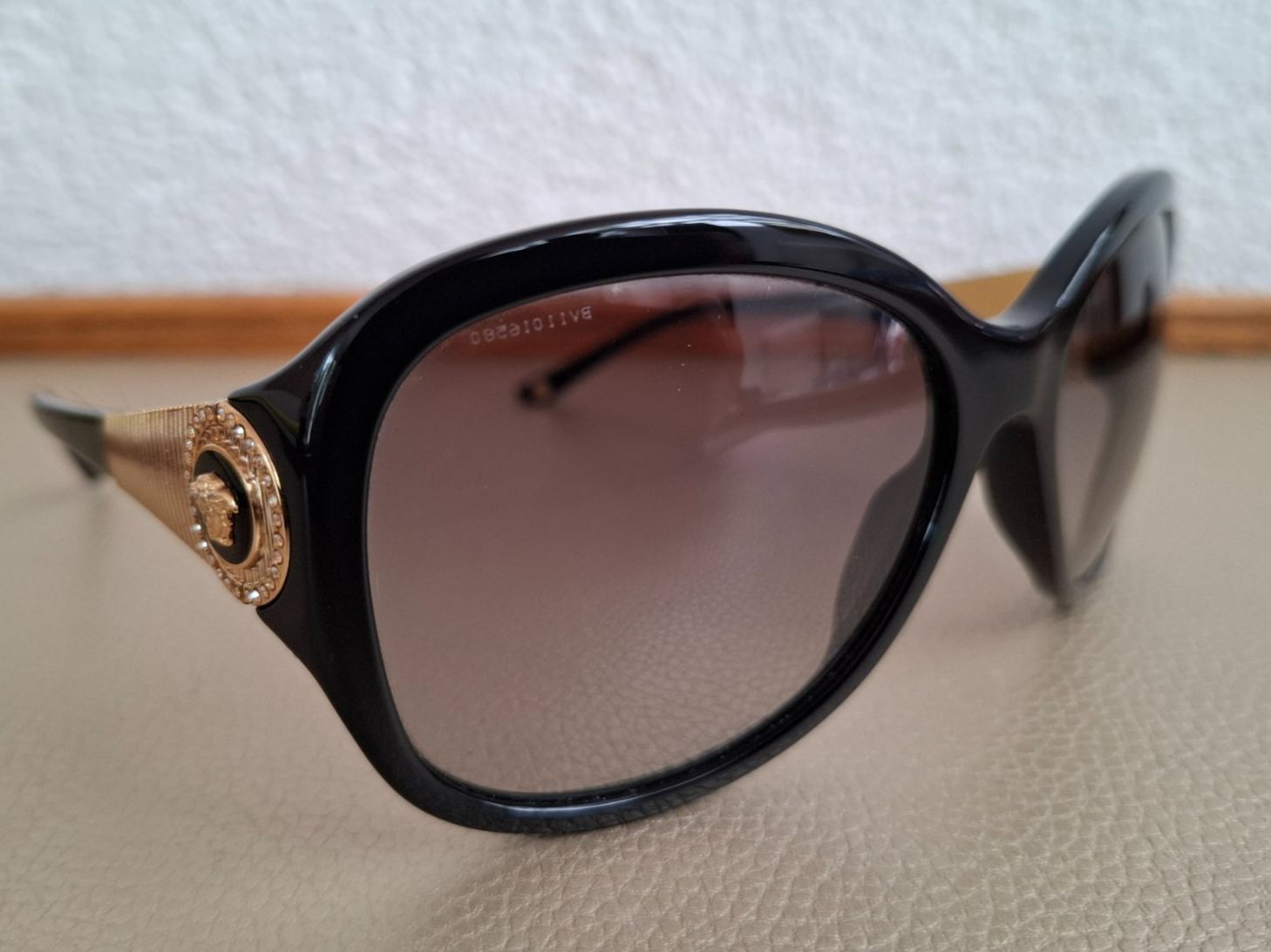 Versace Lunettes & Verres: 🌟 Superbes Lunettes de Soleil VERSACE - MOD 4237-B – D'occasion à Meinier par Gattuso22 2
