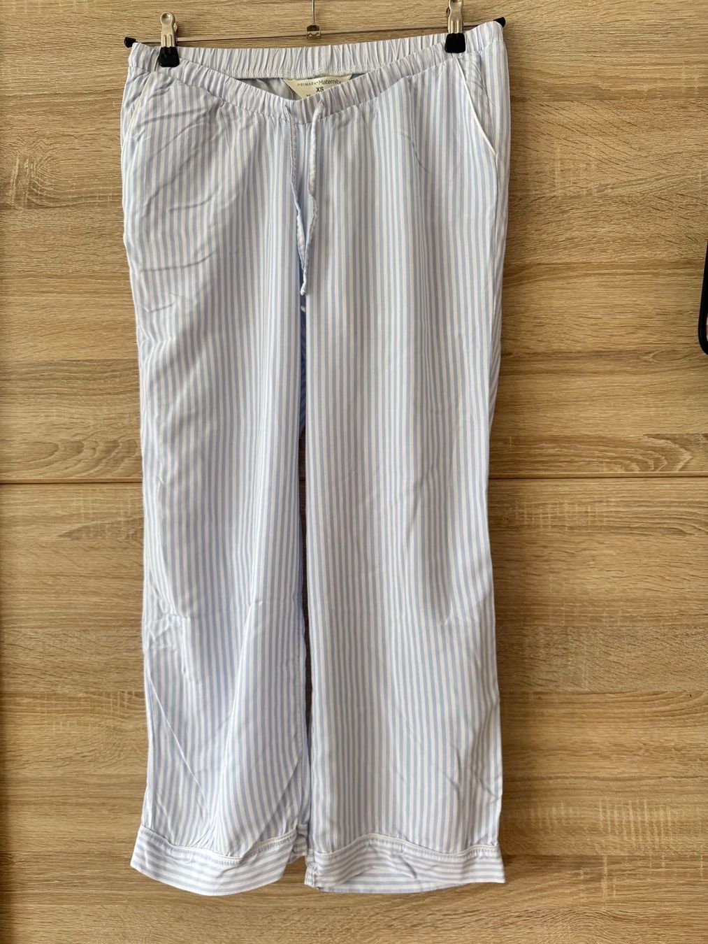 Primark Pantaloni: Pantalon rayé bleu blanc – Nuovo (secondo la descrizione) da Montreux venduto da Iza_81199