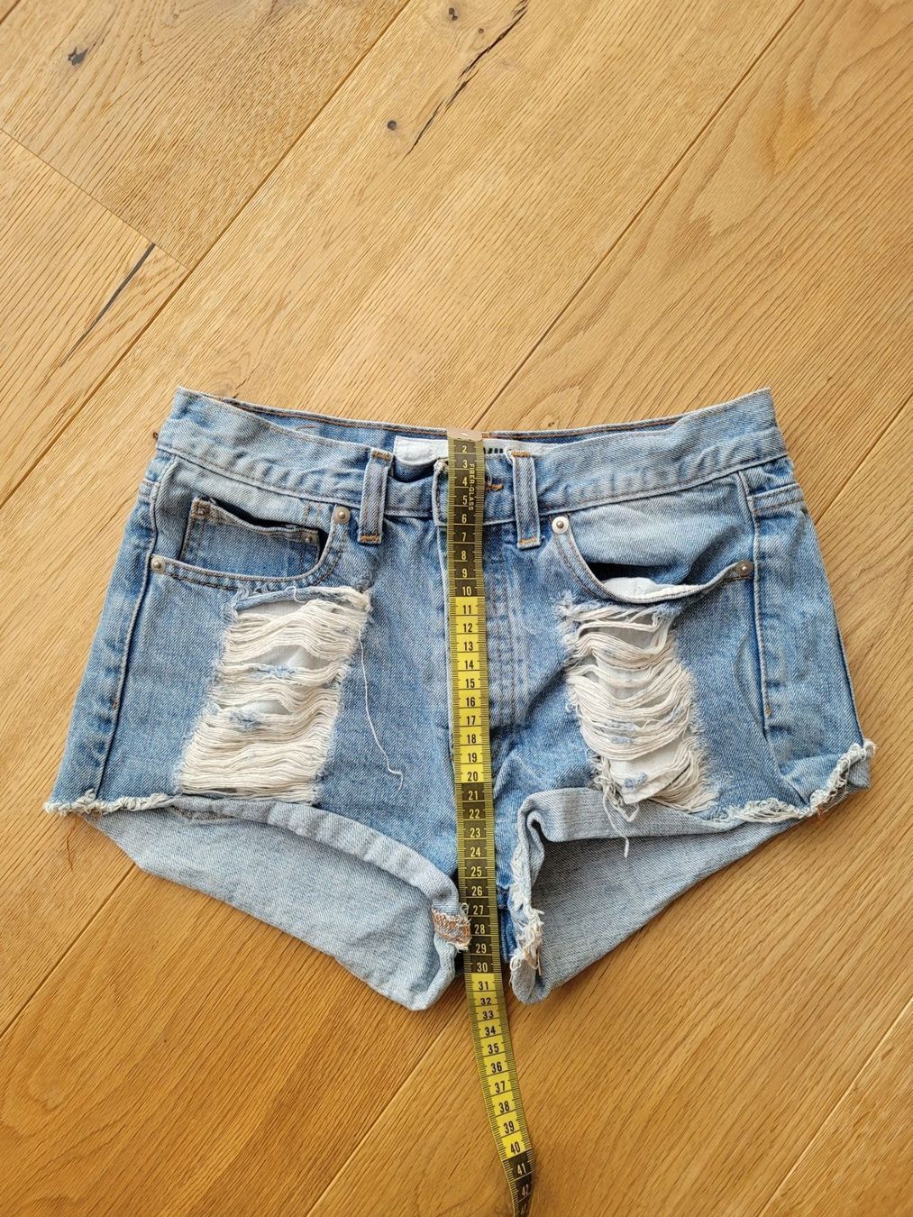 Brandy Melville Jeans: Brandy Melville Jeansshorts – Usato da Rheinfelden venduto da DHS 2